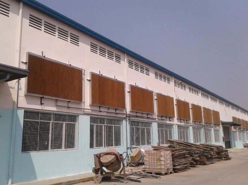 TOP 6 hệ thống làm mát nhà xưởng hiệu quả, phổ biến hiện nay 12 Dàn quạt hút công nghiệp kết hợp tấm Cooling Pad do Nextfan thi công cho nhà xưởng tại Hà Nội