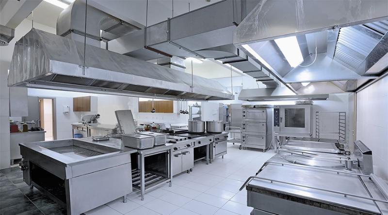 Quạt hút công nghiệp 1200x1200 hỗ trợ hệ thống hút khói, mùi và hơi nóng trong khu bếp công nghiệp