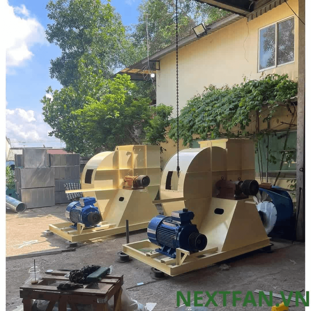 Ứng dụng thực tế của hệ thống quạt ly tâm trung áp công suất lớn tại xưởng sản xuất.