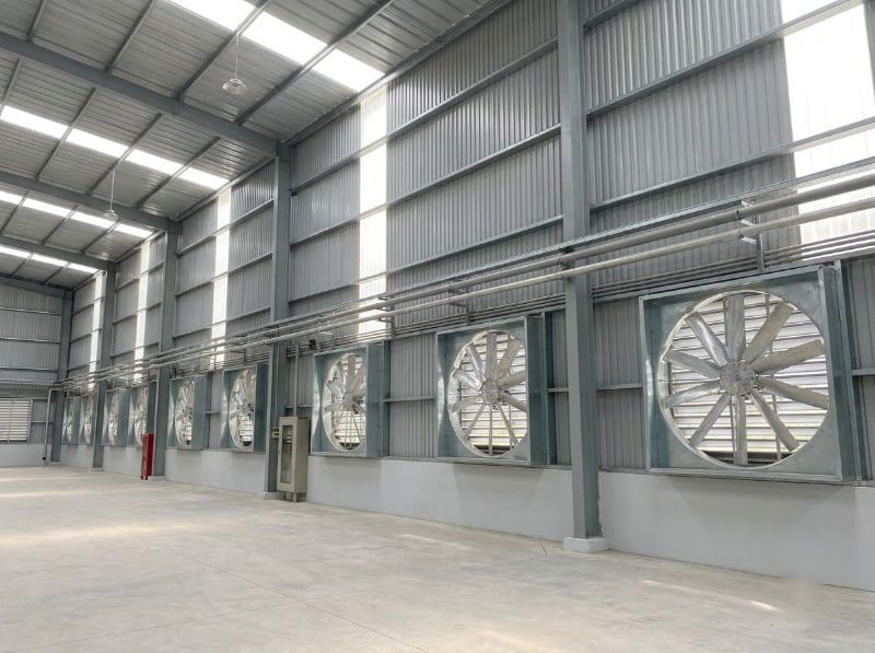 Kích thước quạt hút công nghiệp chuẩn và cách chọn 2026 2 Chọn đúng kích thước quạt hút công nghiệp giúp tối ưu hiệu suất thông gió cho nhà xưởng.