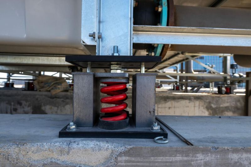 Lò xo giảm chấn quạt gió là gì? Cách chọn phù hợp theo nhu cầu 2 Cấu tạo bộ spring isolator