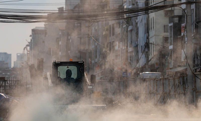 Khói bụi công nghiệp là gì? Tác hại của khói bụi công nghiệp 2 Bụi mịn có đường kính bằng hoặc nhỏ hơn 10 micromet, có thể lơ lửng lâu trong không khí