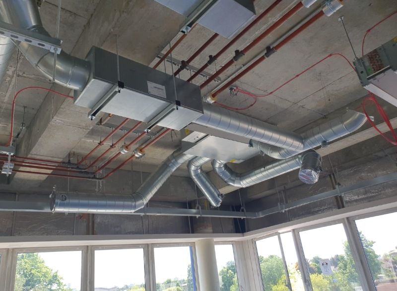 FCU là gì? Cấu tạo, So sánh FCU và AHU 4 FCU cassette âm trần