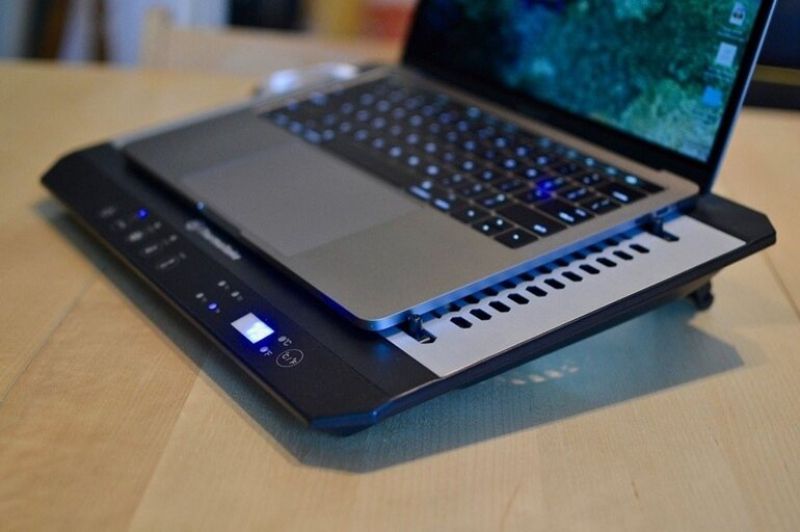 Các cách giảm tiếng ồn quạt máy tính trên PC và laptop 10 Đảm bảo không gian thông gió cho laptop