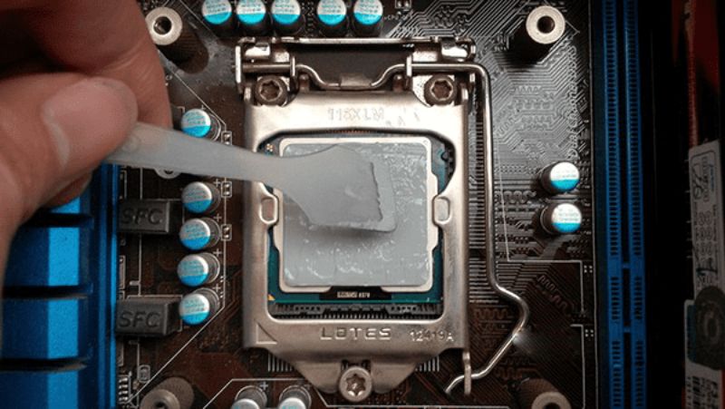 Các cách giảm tiếng ồn quạt máy tính trên PC và laptop 3 Thay keo tản nhiệt định kỳ