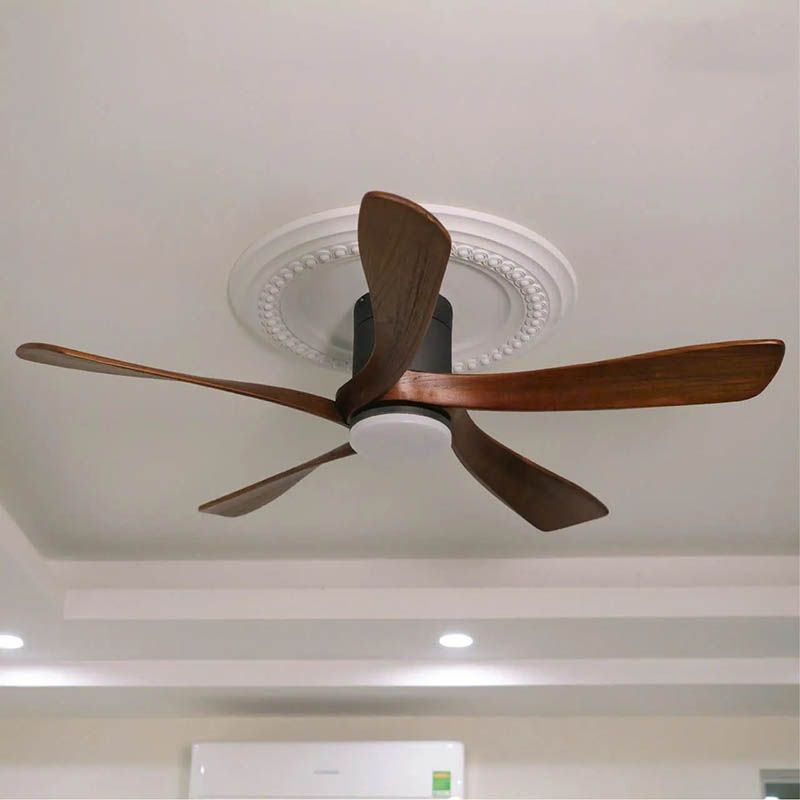 Đường kính và độ nghiêng của cánh quạt ảnh hưởng đến khả năng làm mát của quạt trần cánh gỗ